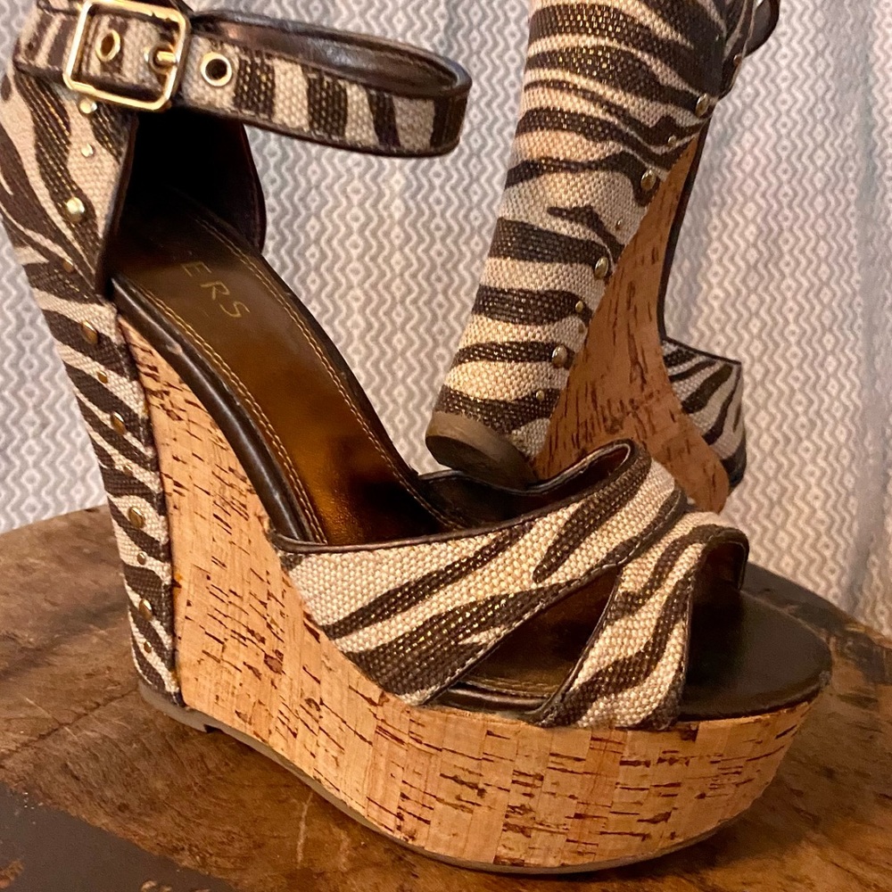 Bakers size 6 wedge zebra heels
